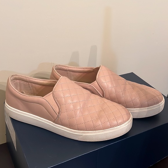Aldo Pink Slip-on Sneakers, Size 8, Used but still in good condition - Picture 2 of 3